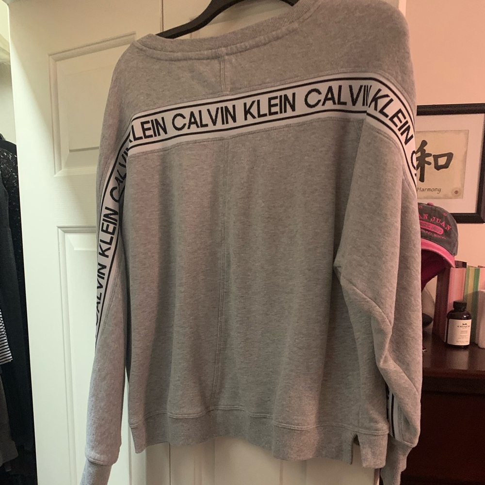 Calvin Klein Sweatshirt.